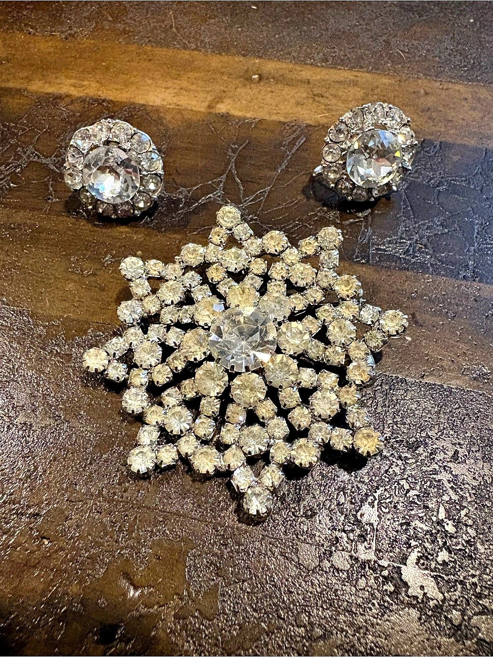 Rhinestone Brooch & Clip-On Earrings in Silver Vintage 1950s